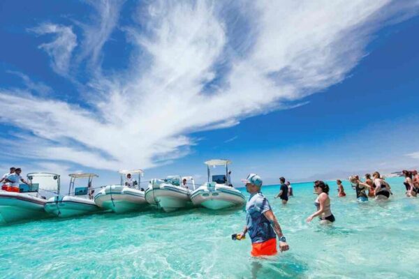 Luxury Private Speedboat Trip to Orange Bay or Hula Hula Island