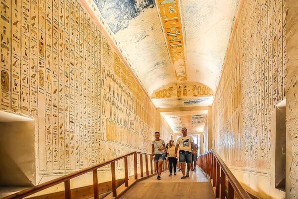 Day Trip to Luxor from Hurghada: Karnak And Valley of Kings By Bus
